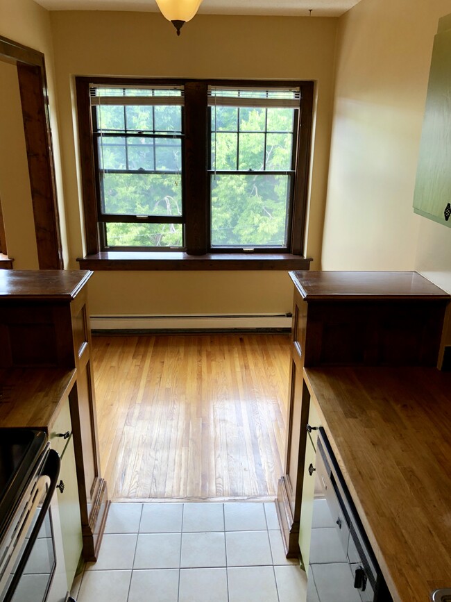 Dining - 1900 Stevens Ave