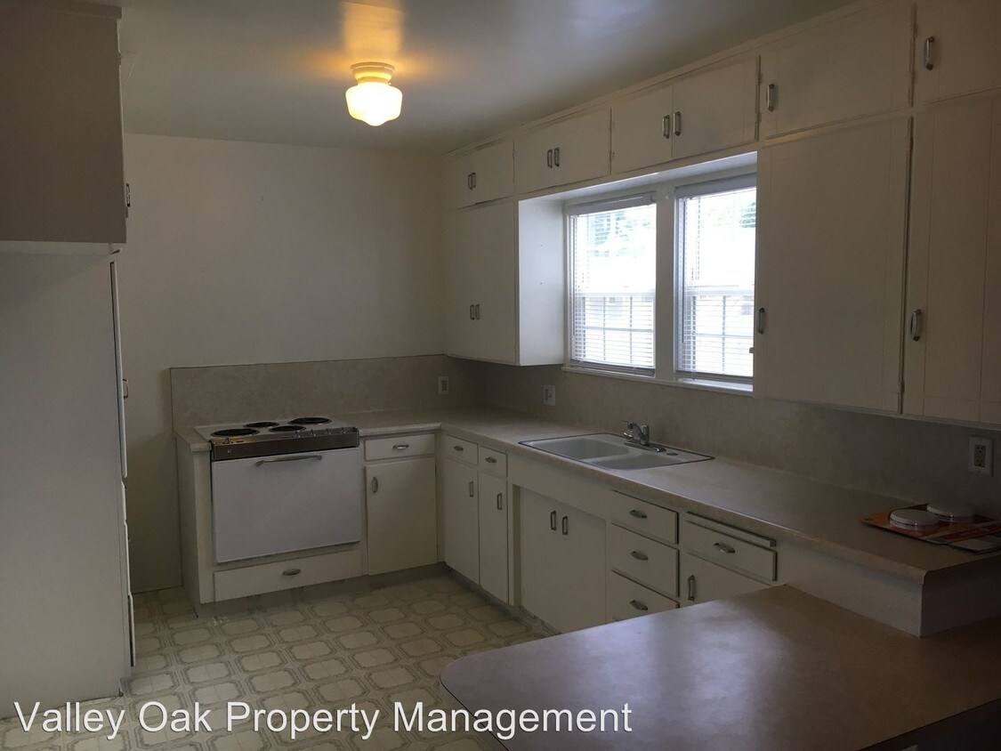 Building Photo - 3 br, 2 bath House - 2201 4th St