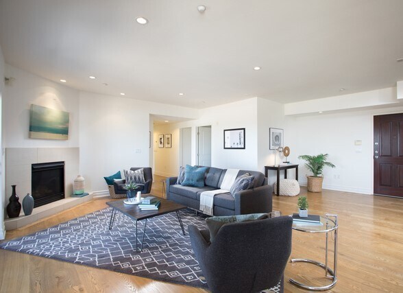 Foto principal - 1248 N Laurel Ave