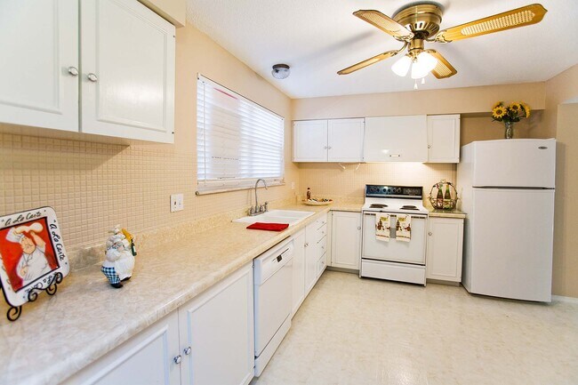 Building Photo - 11844 Cresta Verde Dr