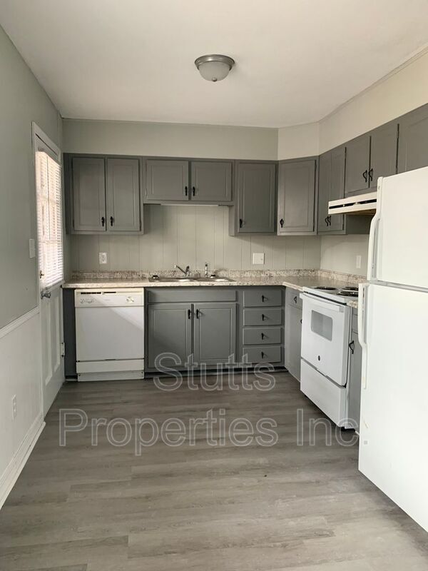 1975 Darby Dr Unit E3, Florence, AL 35630 Condo for Rent in Florence