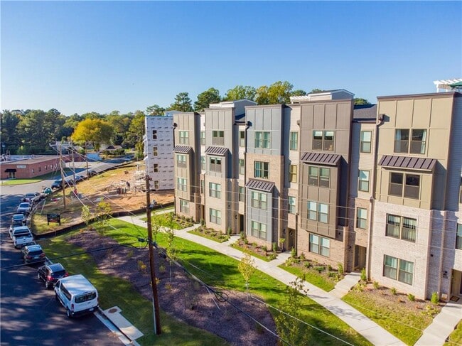 Building Photo - 2614 Lassen Walk