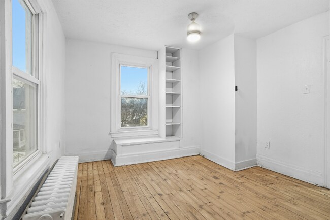 Building Photo - 1210 Round Top St