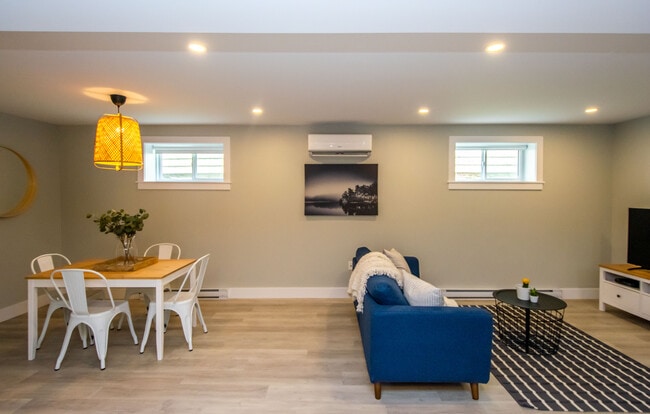 Building Photo - 142 Prince Albert Rd