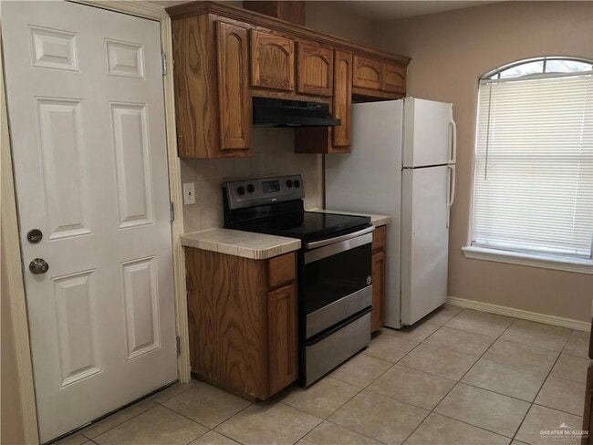 Foto del edificio - 3110 E Diamondhead Ave