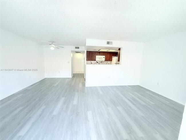 Building Photo - 3212 Coral Lake Ln