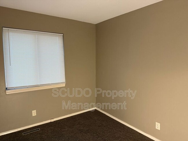 Building Photo - 9307 Ballentine St
