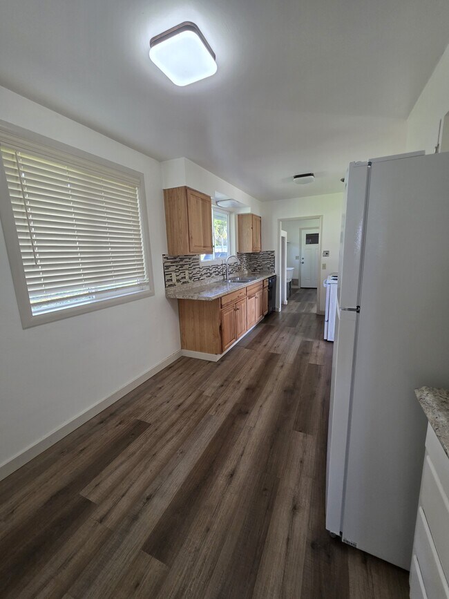 Foto del edificio - 15652 US-101