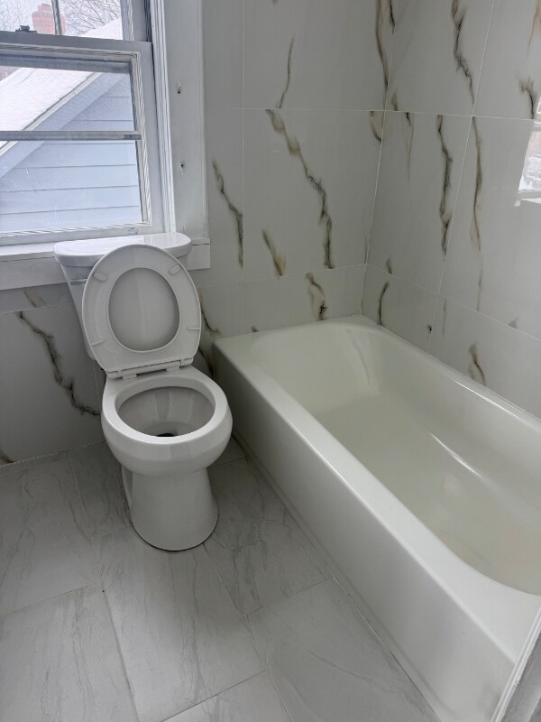 Foto del edificio - 334 Midland Ave