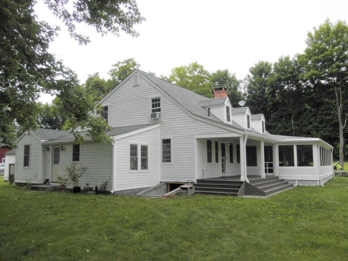 Primary Photo - 220 Kent Hollow Rd