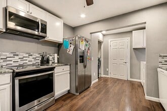 Building Photo - 234 E 1st St