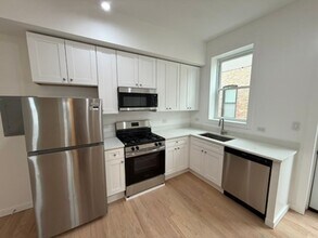 Building Photo - 1634 W 21st St