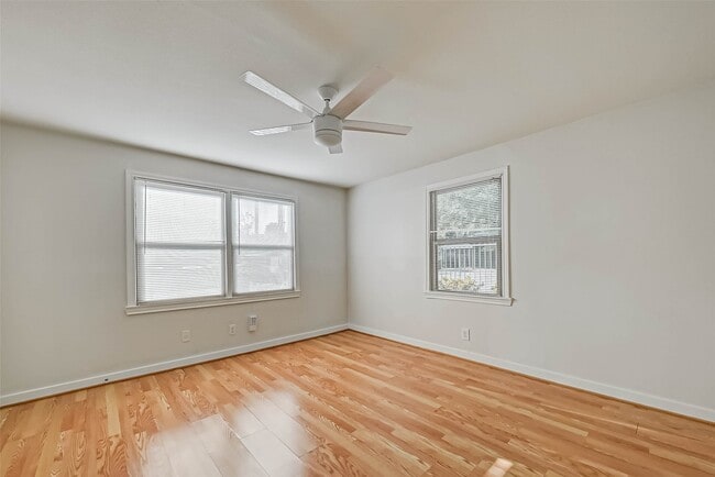 Building Photo - 218 E 14th St