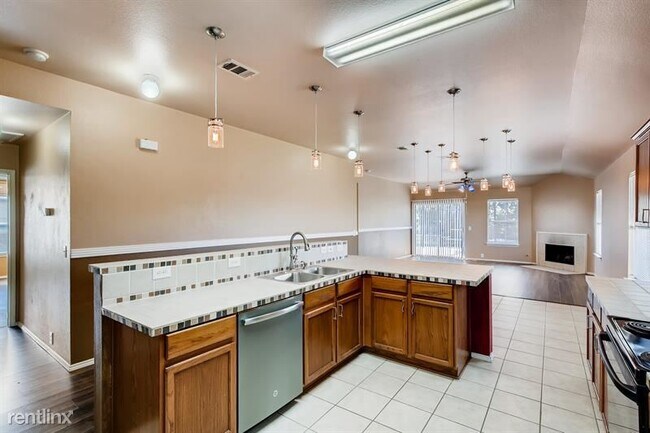 Foto del edificio - 4 br, 2 bath House - 1401 Horseshoe Bend Ct