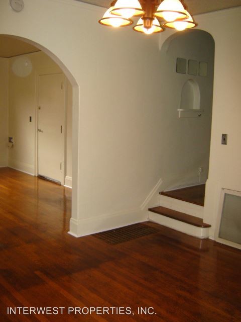 Foto del edificio - 2435-2435 NW Northrup St