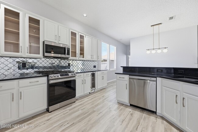 Foto del edificio - 14447 Cherry Lake Dr W