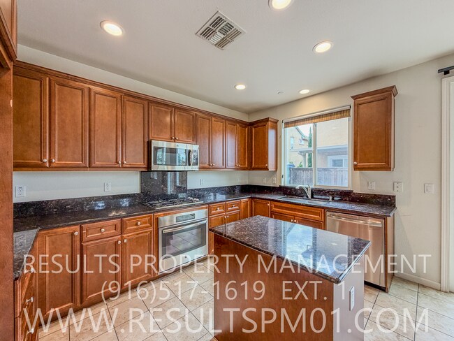 Building Photo - 2165 Camino Real Way