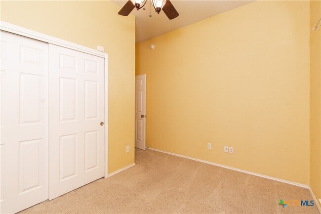 Building Photo - 219 Scarlet Ln