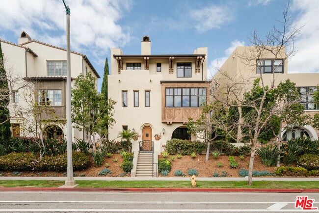 Foto del edificio - 13065 Bluff Creek Dr