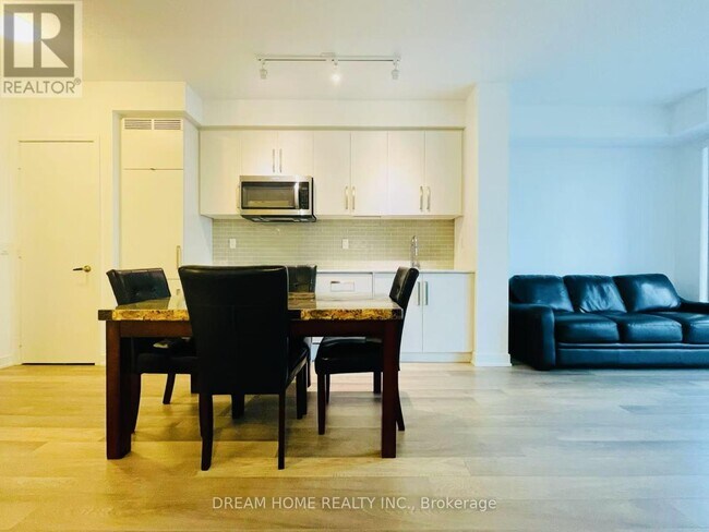 Photo du bâtiment - 5180-5180 Yonge St