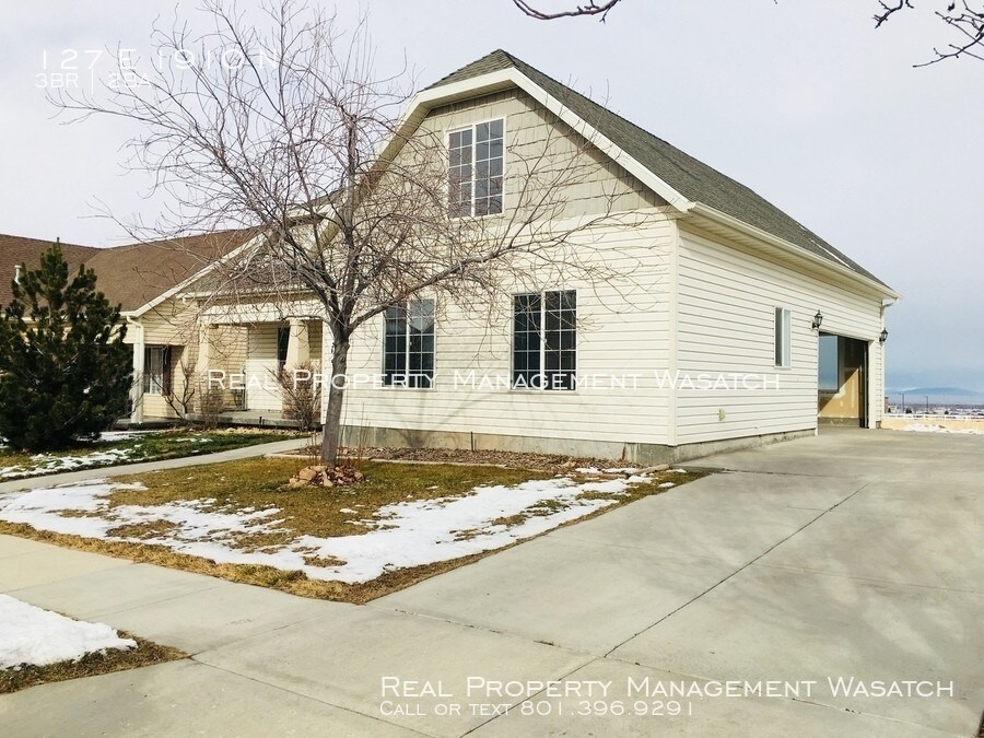 Primary Photo - 3 bedroom 2 Bath Tooele Home!!
