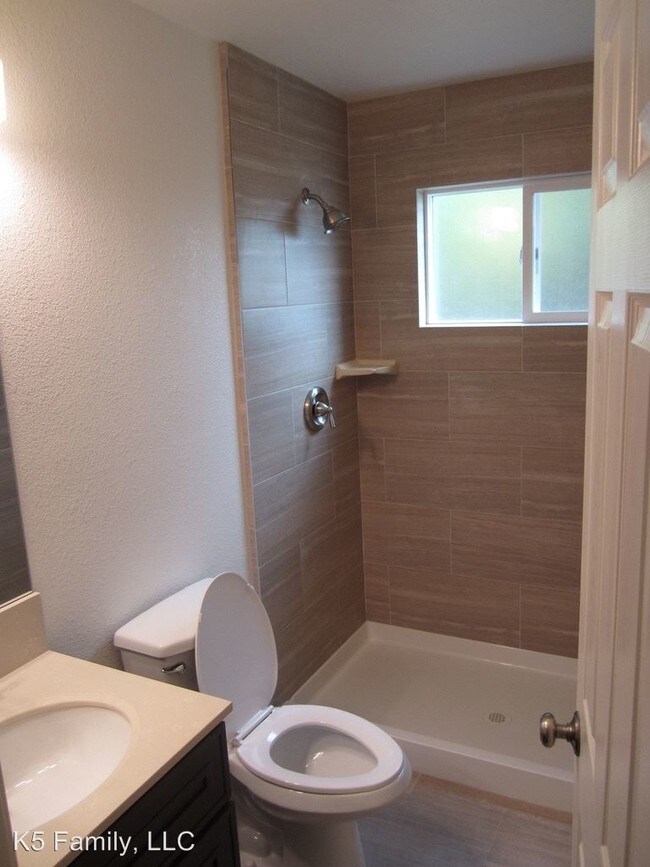 Foto del edificio - 3 br, 2 bath House - 410 Whitney Avenue