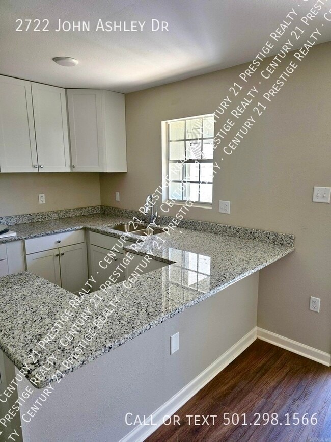 Building Photo - 2722 John Ashley Dr