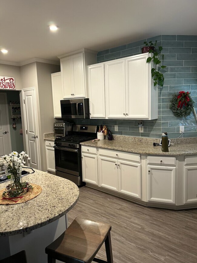 Foto del edificio - 3448 Foxglove Dr