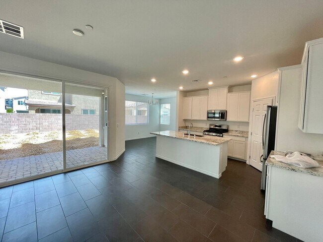 Building Photo - 3 br, 2.5 bath House - 1294 Ossa St.