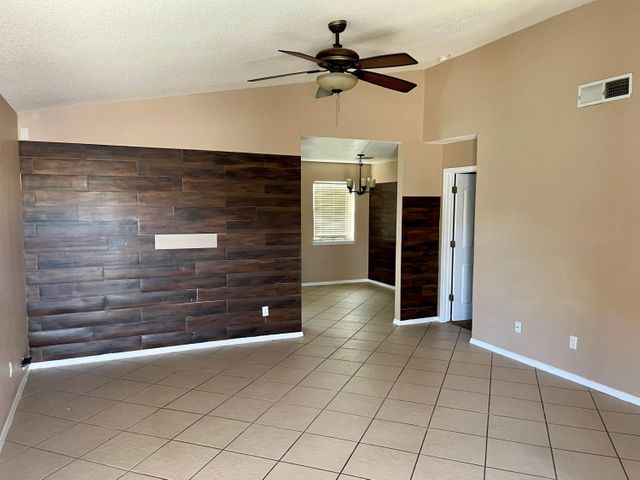 Building Photo - 14144 Tierra Morena Dr