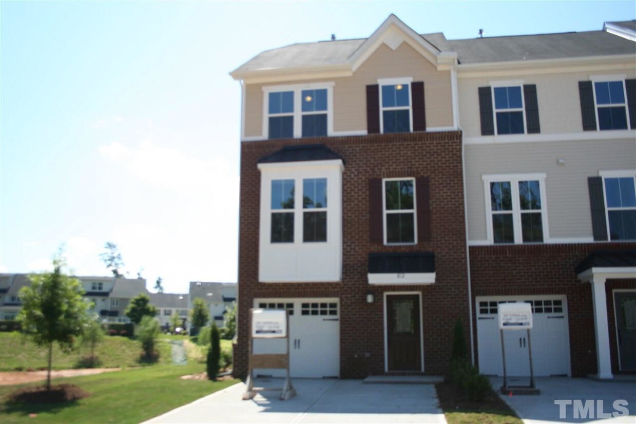 812 Suffield Way, Morrisville, NC 27560 Townhouse for Rent in