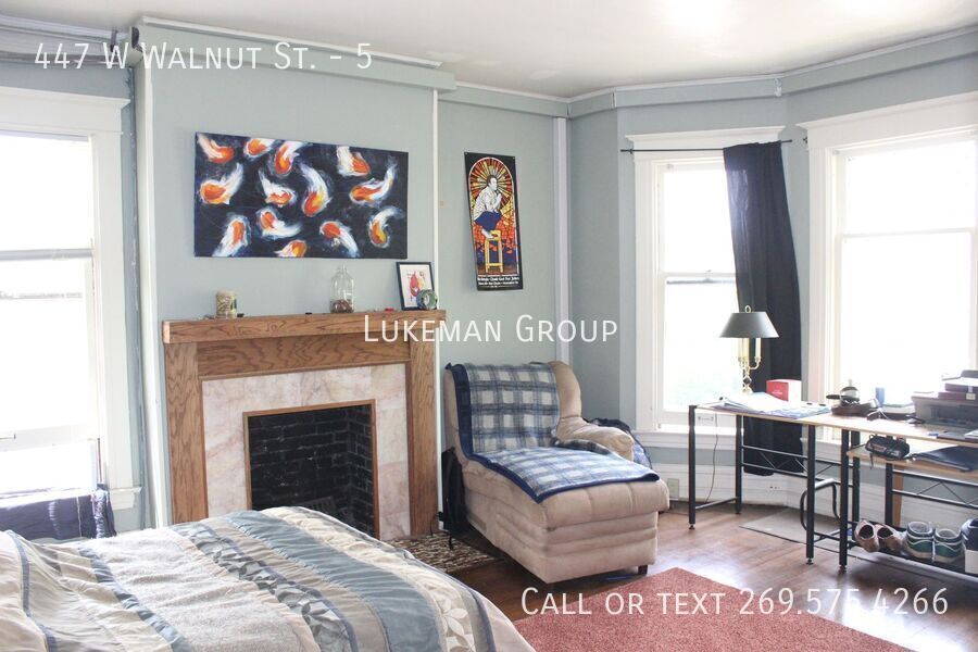 Primary Photo - 447 W Walnut St