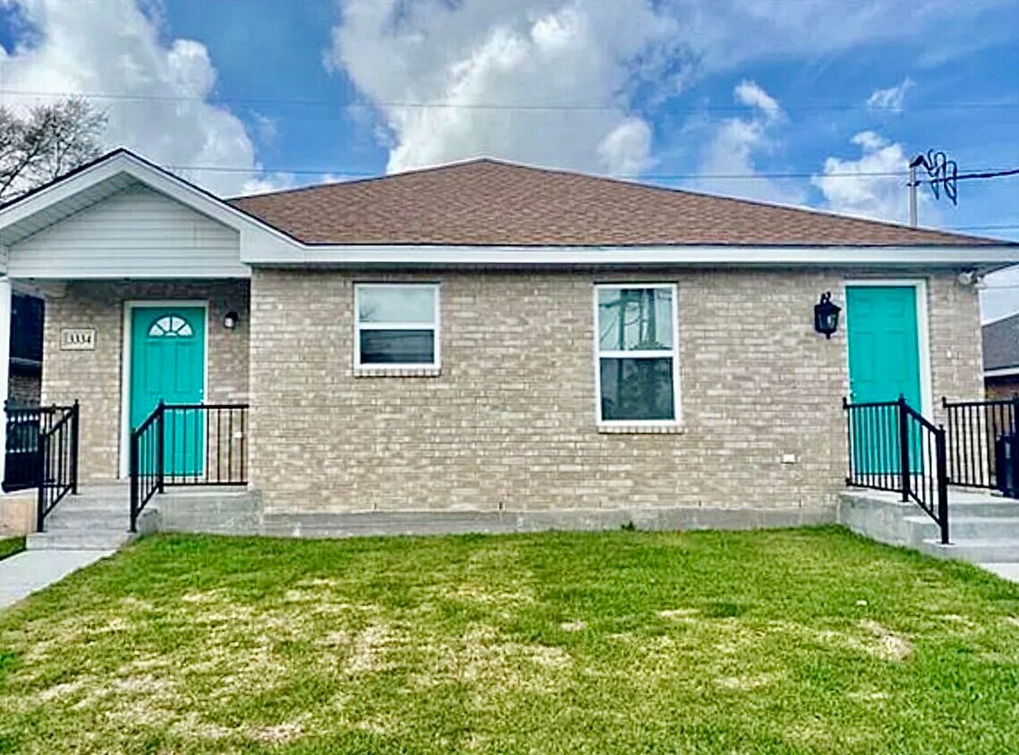 3334 Pakenham Dr Unit 3334, Chalmette, LA 70043 Apartments in