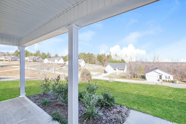 Building Photo - 2407 Heritage View Ln, Thomasville, NC