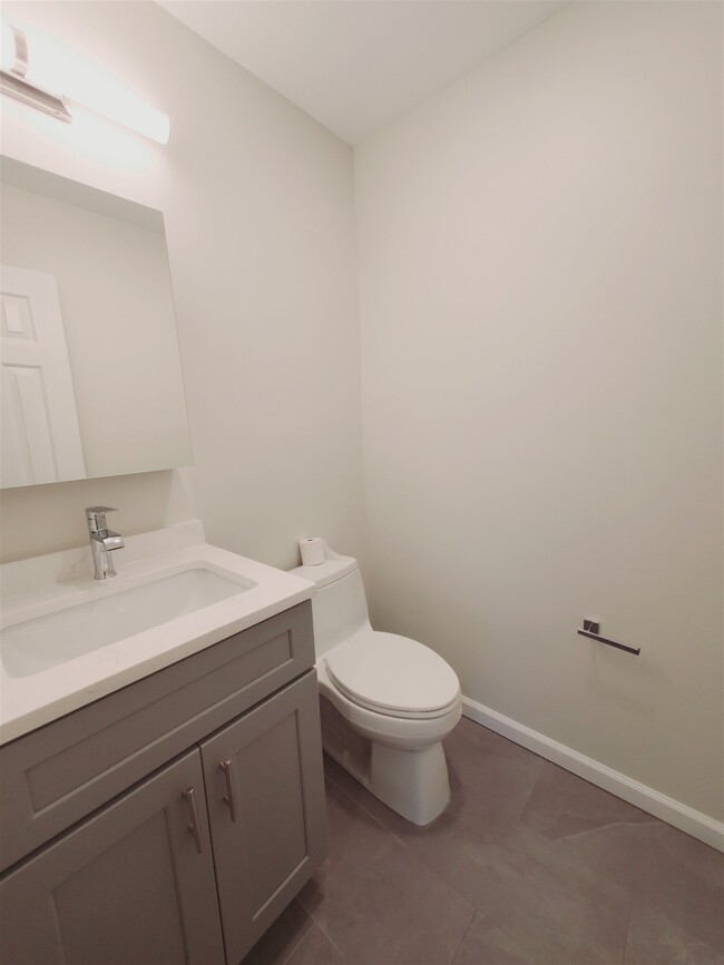 Foto del edificio - 110 Courtland Circle Apt #1, Stamford, CT ...