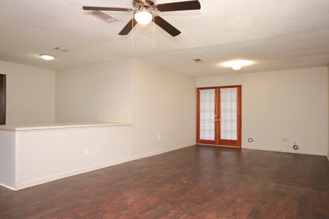 Foto del edificio - Updated 3BR/2BA Milton Ranch Home with Multiple Living Areas, Flex Space & Newly Updated Kitchen ...