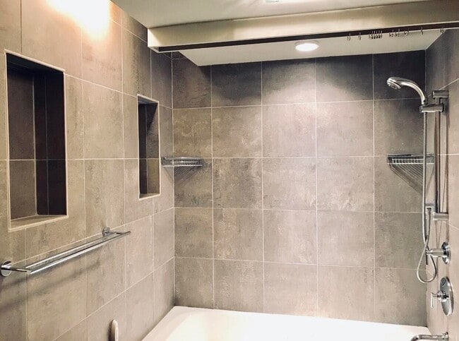 Building Photo - 1531 Packard St