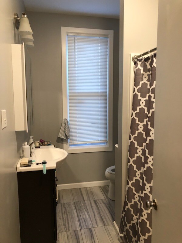 bathroom - 227 Lehigh Ave