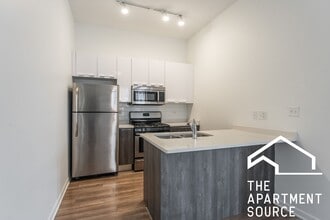 Building Photo - 2700 W North Ave