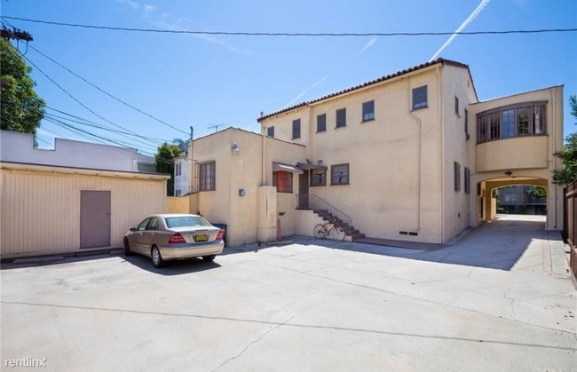Building Photo - 5815 W Olympic Blvd