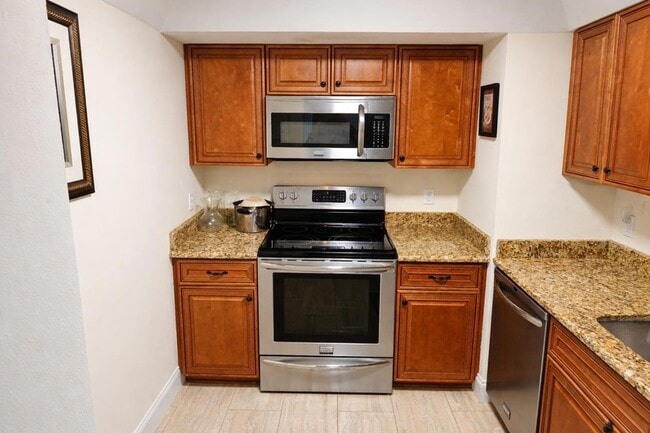 Building Photo - 5600 N Flagler Dr
