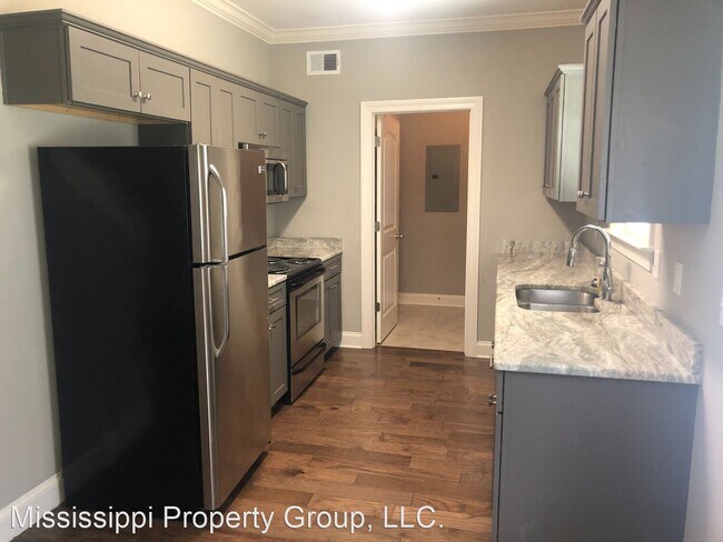 Building Photo - 4 br, 4.5 bath House - 408 Walker Circle