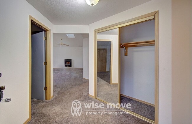 Building Photo - 809 SE 135th Ct