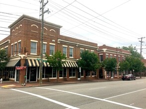 Building Photo - 1328 W Cary St