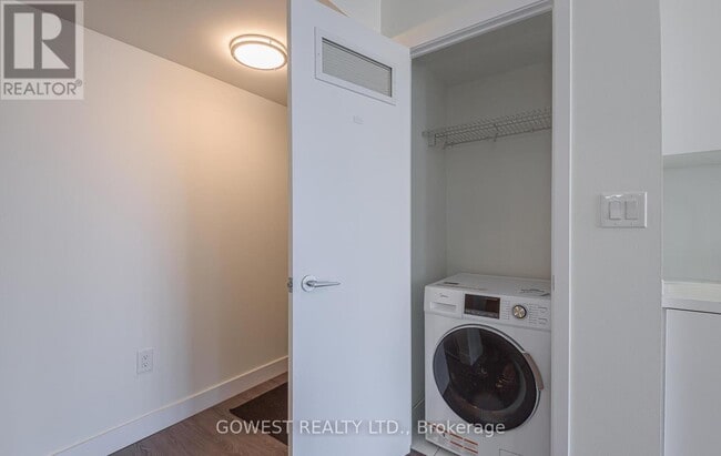 Building Photo - 15 Iceboat Terr