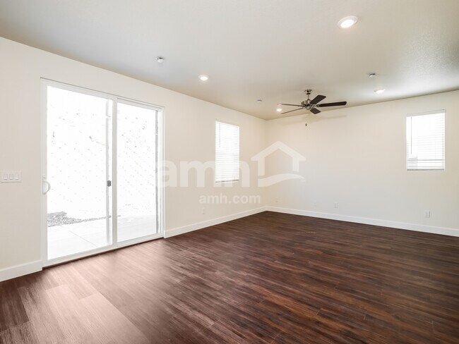 Foto del edificio - 6509 Enlightenment Dr
