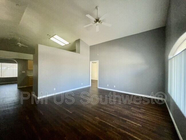 Foto del edificio - 2576 Ridge Run Ave