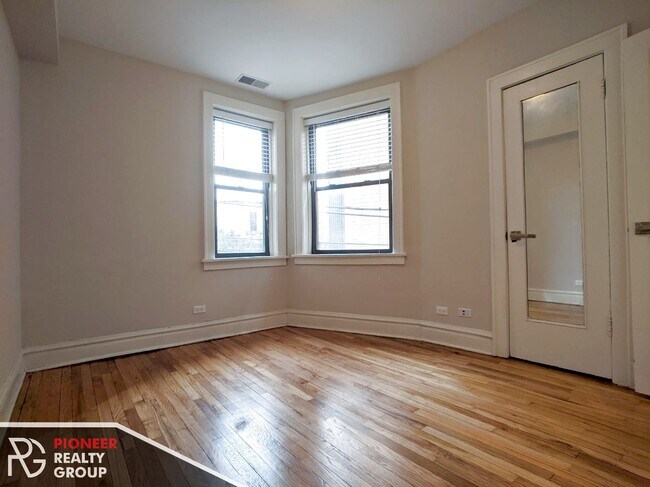 Foto del edificio - 2227 W Wilson Ave