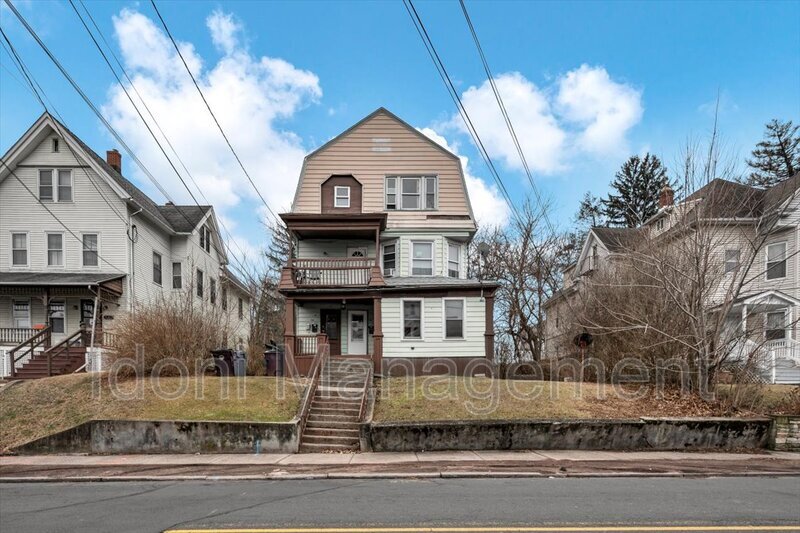 397 Chestnut St Unit 1, New Britain, CT 06051 Condo for Rent in New