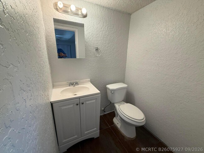 Foto del edificio - 1642 NW 13th Ct